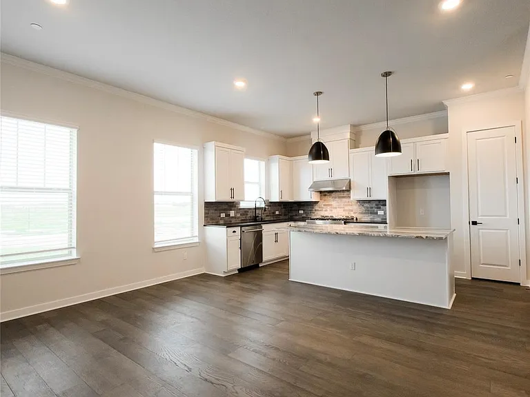 225 John Webster St — Photo 5