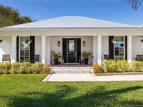 2nd image of 5169 SE Horseshoe Point Rd