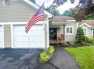 121 Duck Hollow Cir, Stroudsburg, PA 18360