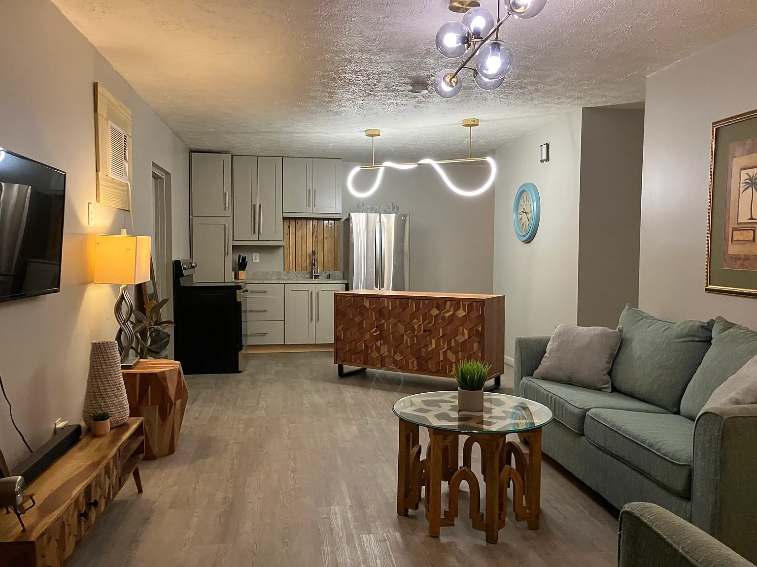 1 bed, 640 sqft, $1,800 — Photo 1