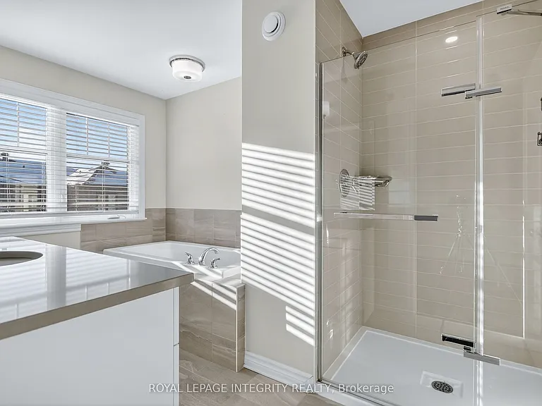 165 Angelonia Cres — Photo 13