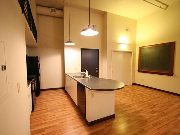 5th image of 301 Central Ave NE APT 205