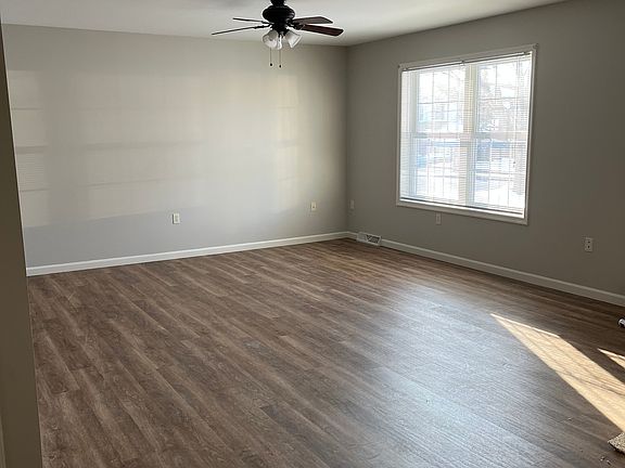 2nd image of 419 Flaxen Ln
