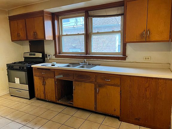 3rd image of 3603 Jackson St