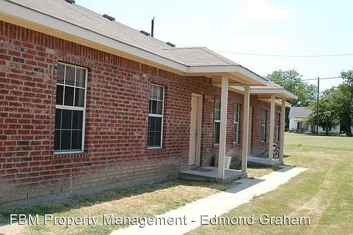1st image of 1709 N Kaufman St