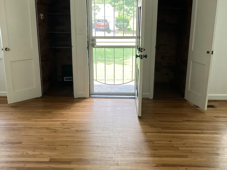 6836 Robin Dr — Photo 18