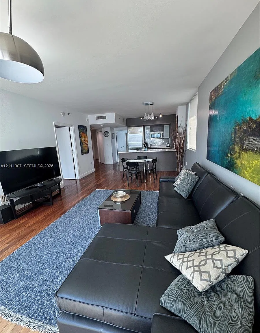 500 Brickell West Condo — Photo 3