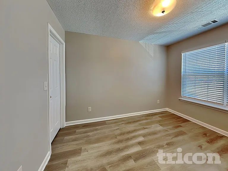 740 Parkway Rd — Photo 12