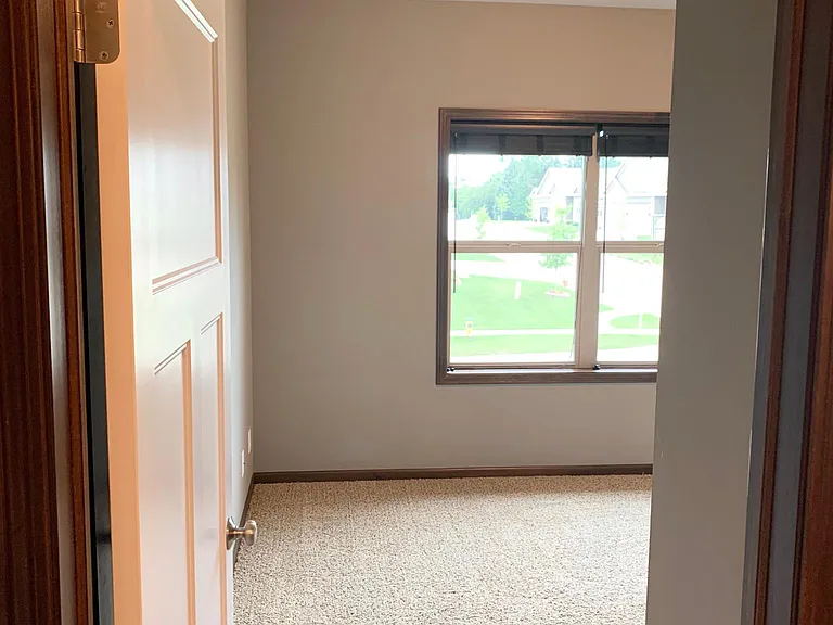 1211 NE Windsor Dr #201 — Photo 15