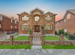 8418 263rd St, Floral Park, NY 11001