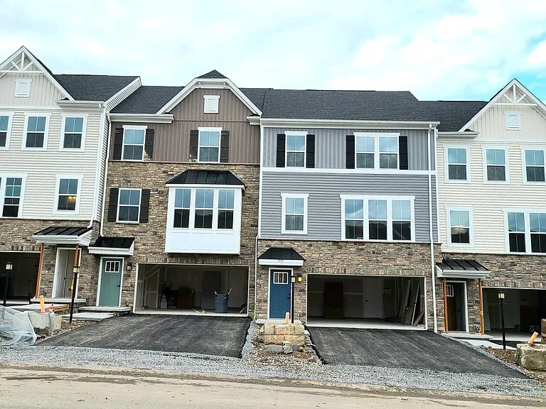 315 Helenium Dr — Photo 3