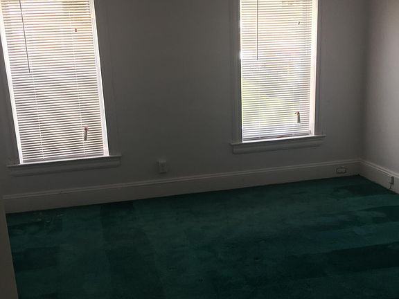 4th image of 332 Charles St