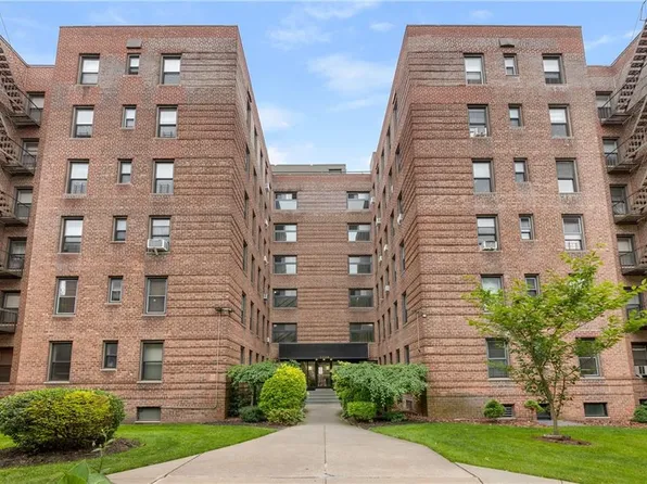 2229 Knapp St APT 3B, Brooklyn, NY 11229