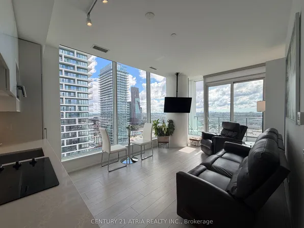 898 Portage Pkwy, Vaughan, ON