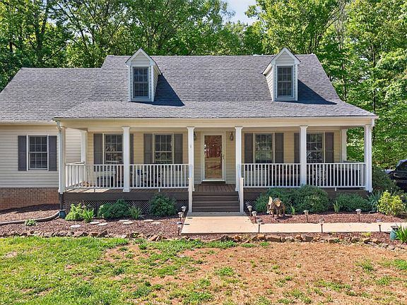 4th image of 261 Blue Ridge Ln