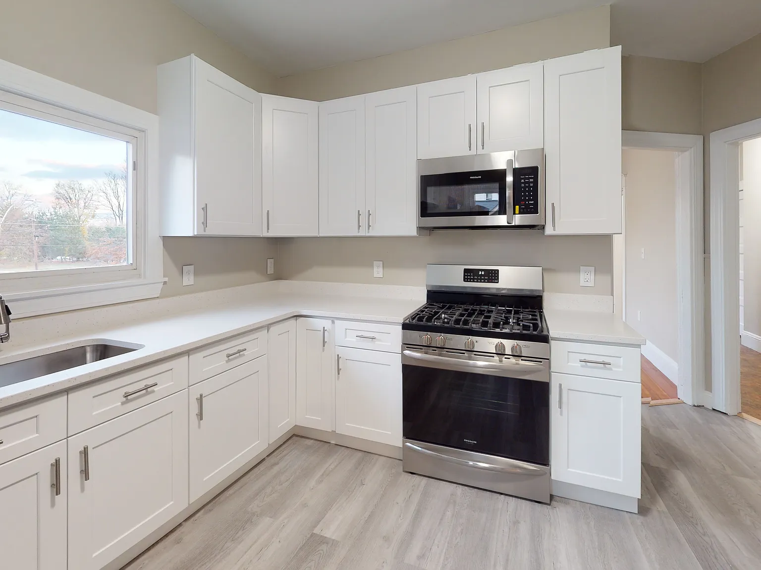 1 bed, $950 — Photo 2