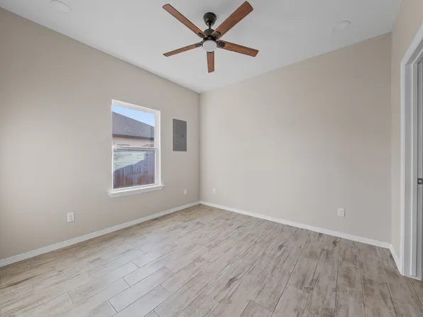 2425 N Valley Cir #A, La Feria, TX 78559