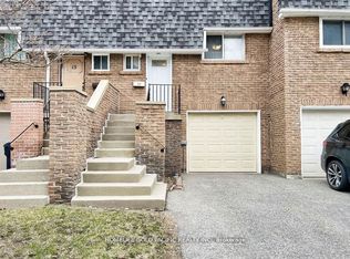 42 Stonehill Ct #11, Toronto, ON M1W 2V3