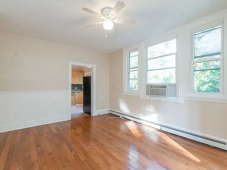 291-293 Nassau St #111 — Photo 12