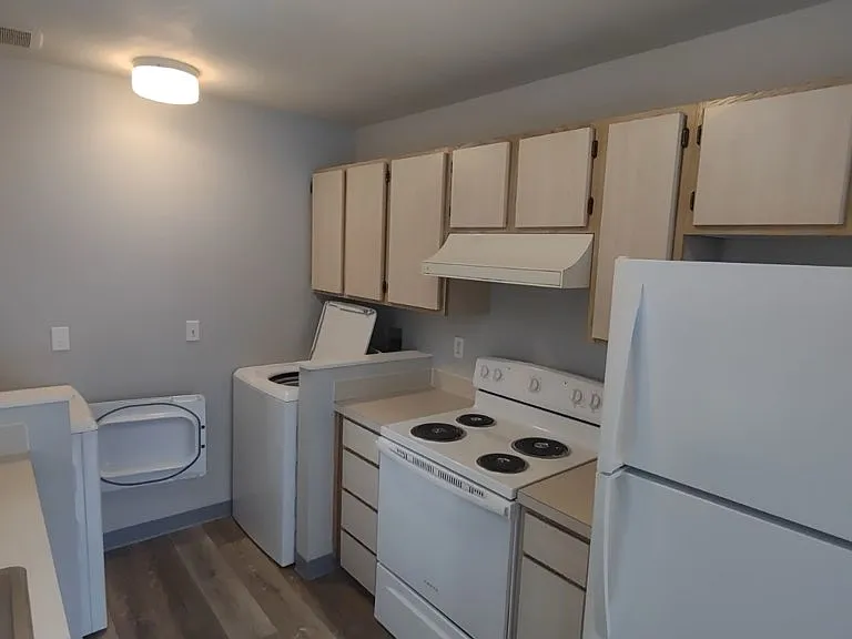 601 Sunset Ave NE #A — Photo 3
