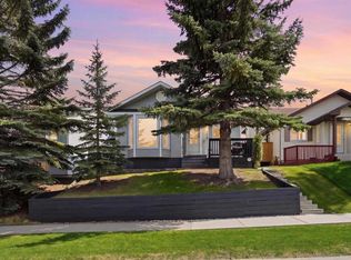 672 N Macewan Dr NW, Calgary, AB T3K3J5