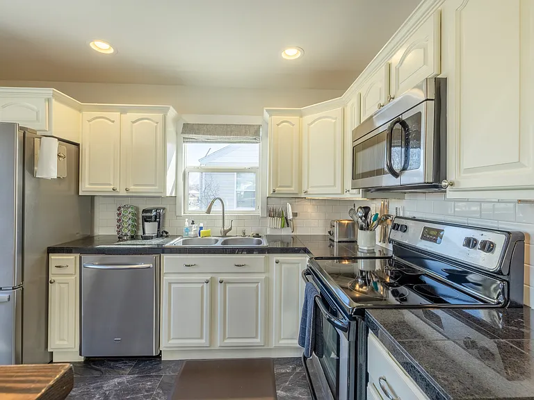356 E Utopia Ave S — Photo 13