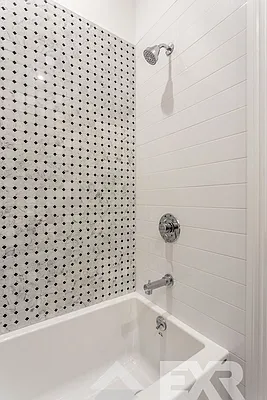 Rented by EXR | media 11