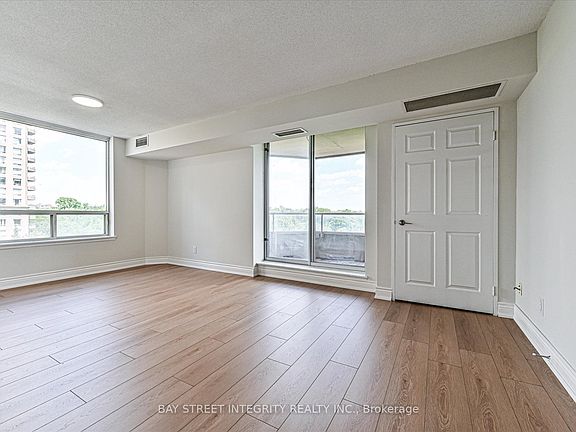 4th image of 18 Hillcrest Ave #602