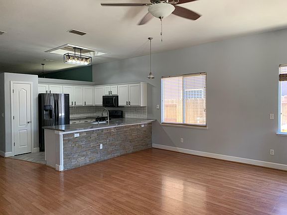 4th image of 4150 Black Butte Cir
