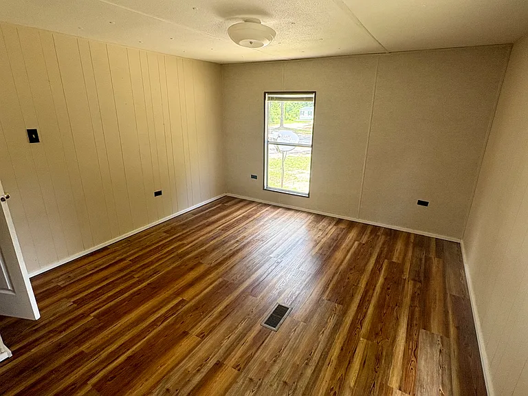 382 NW Lamar Pl — Photo 6
