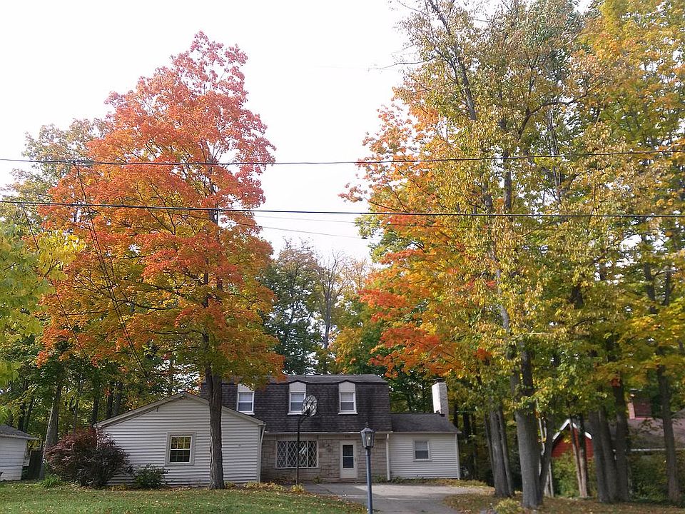 1st image of 696 Briarcliff Dr