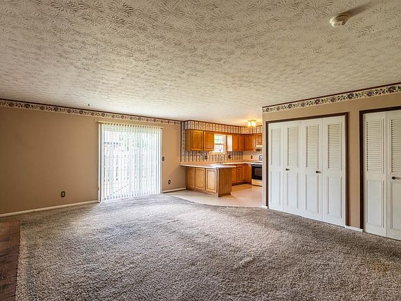 4th image of 5664 Lakeview Dr