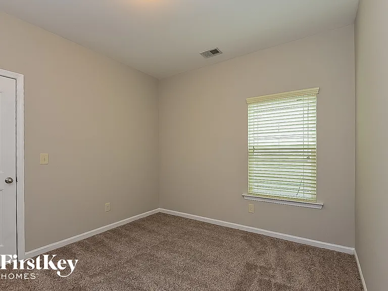 180 Renford Rd — Photo 12
