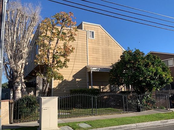 3rd image of 16410 Cornuta Ave APT 10