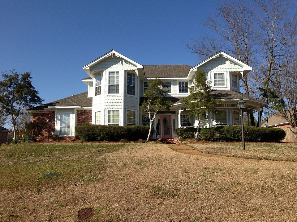1st image of 440 Brookwood Estates Dr