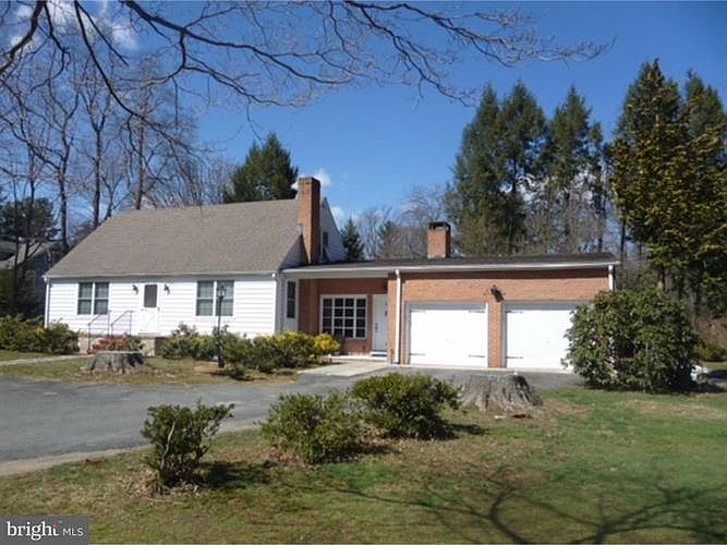 1st image of 249 Hendrickson Dr