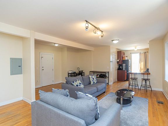 2nd image of 5150 N Avers Ave APT 1
