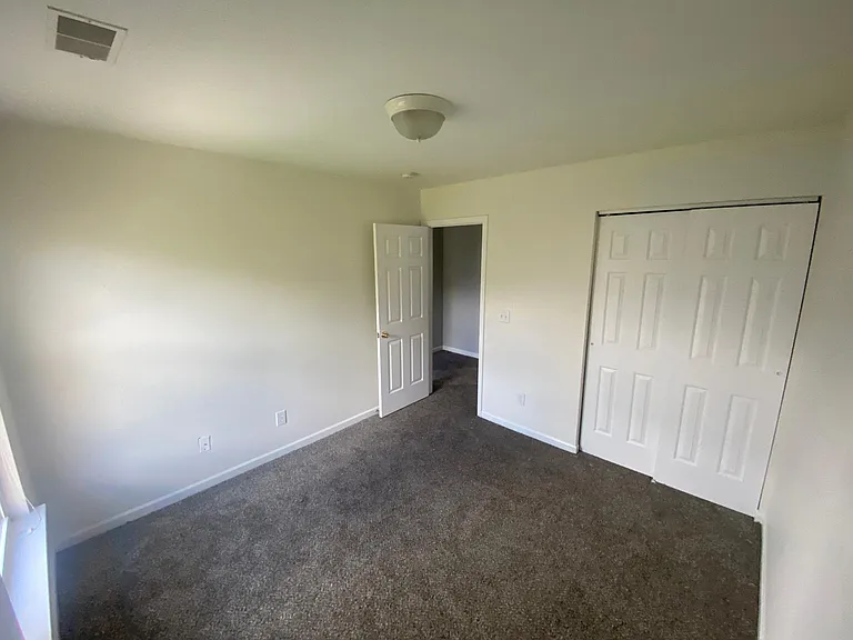 370 Charter Oak Ct — Photo 10