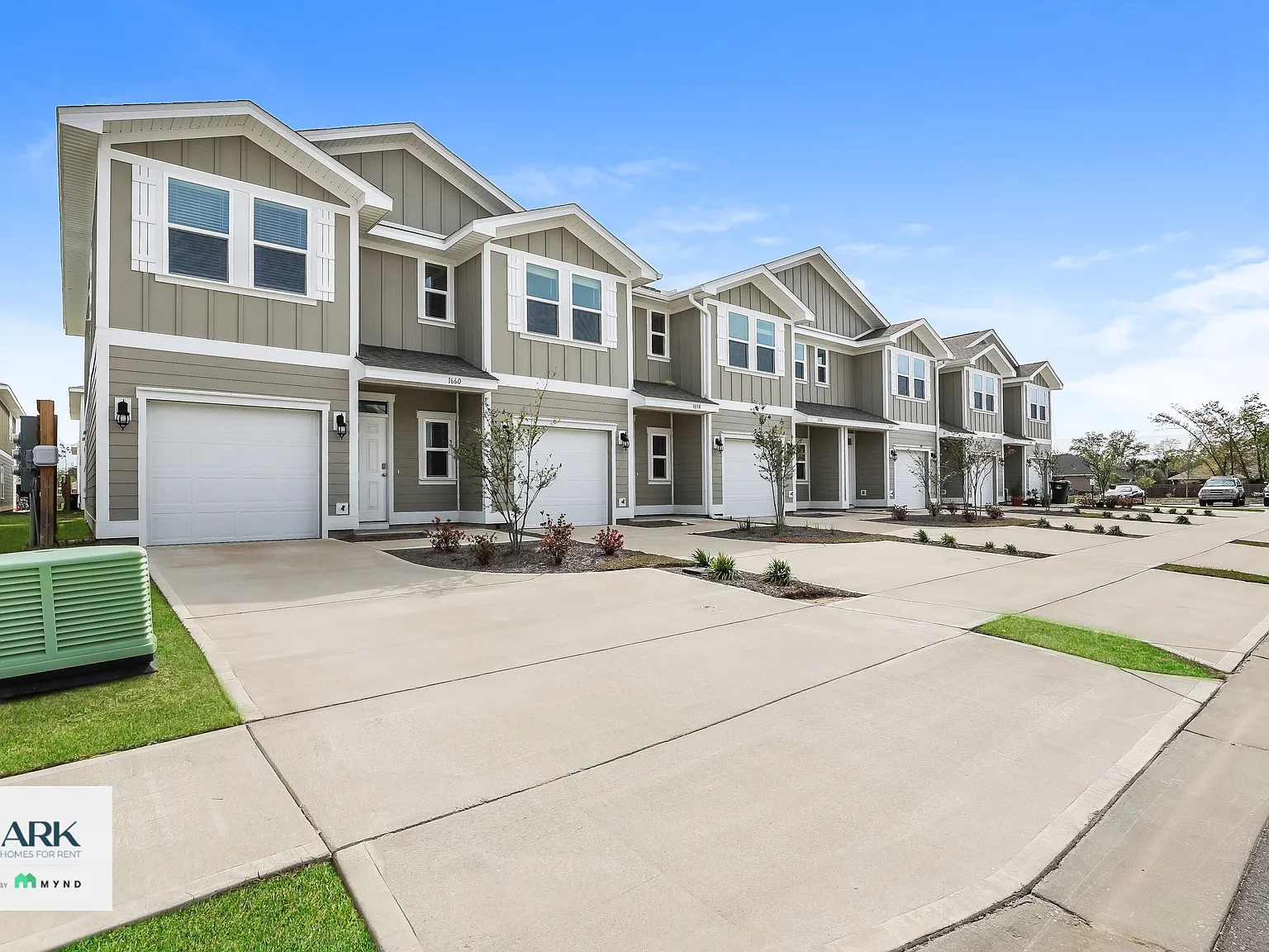 3 bed, 2.5 bath, 1537 sqft, $1,824 — Photo 2