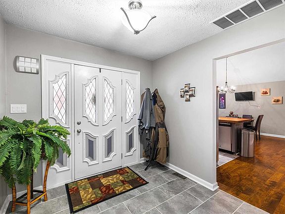 2nd image of 2303 Becklynn Dr