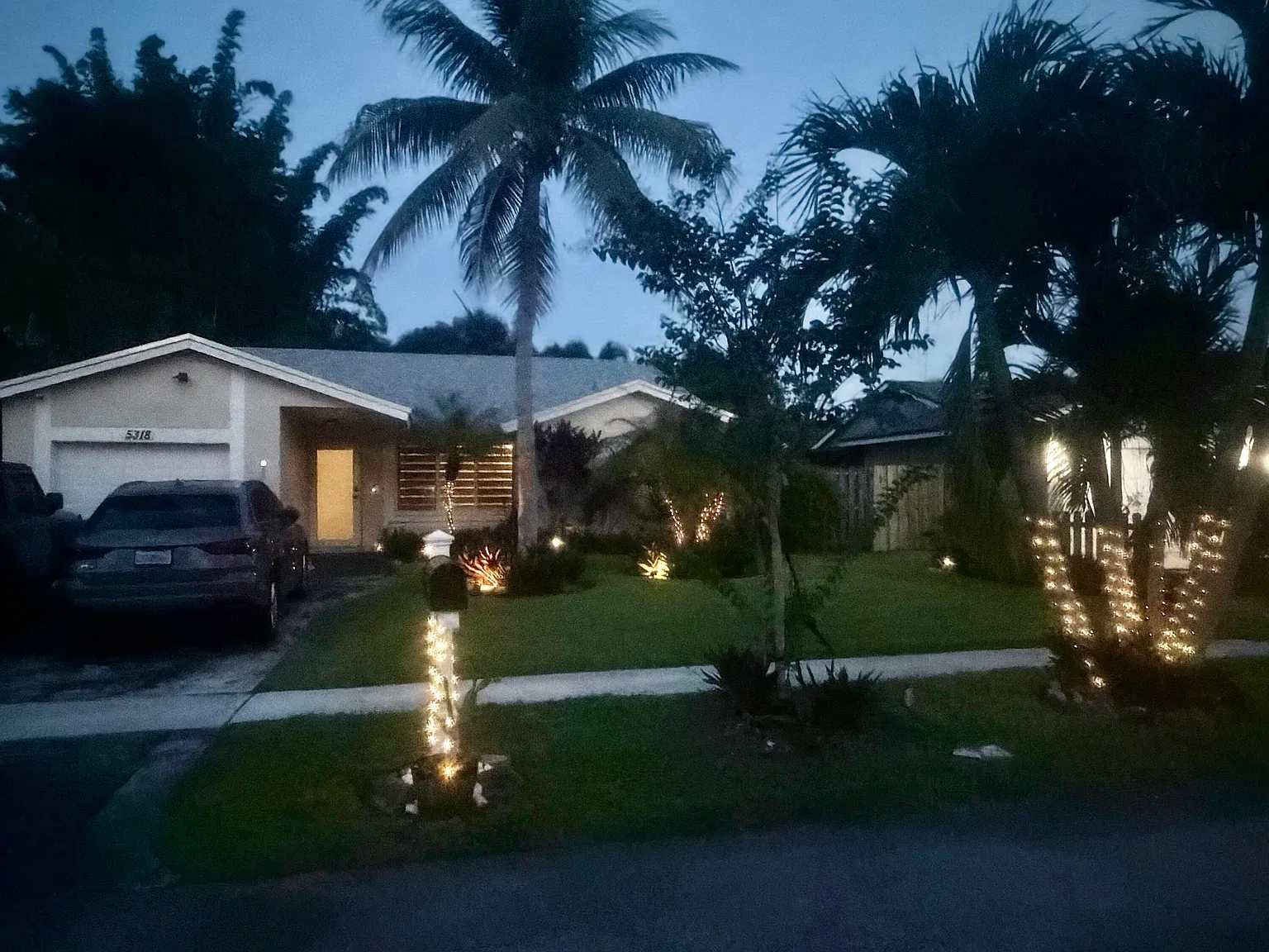 3 bed, 2.0 bath, 1348 sqft, $3,900 — Photo 2