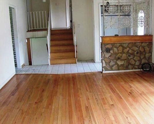 Foyer/Living Room
