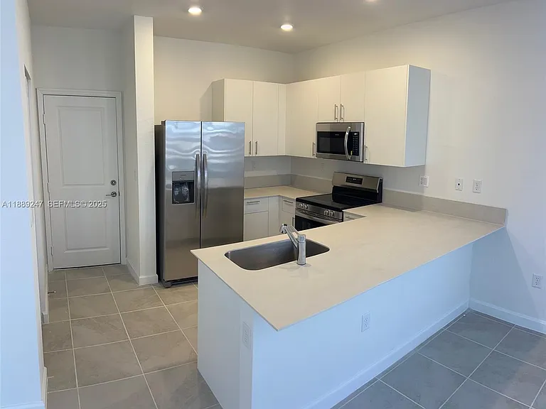 2651 SE 24th Dr — Photo 4