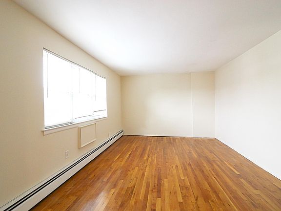 4th image of 950 Vincent Ave #3