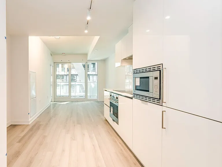 230 Simcoe St #1327 — Photo 3