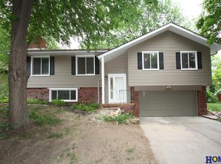 5220 S 32nd St, Lincoln, NE 68516