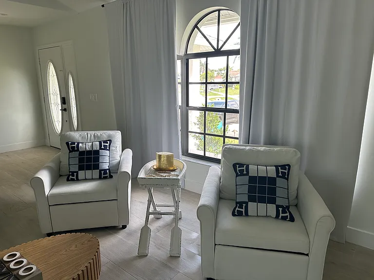 355 Henderson Ct — Photo 12