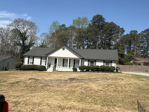 3198 Larkspur Cir