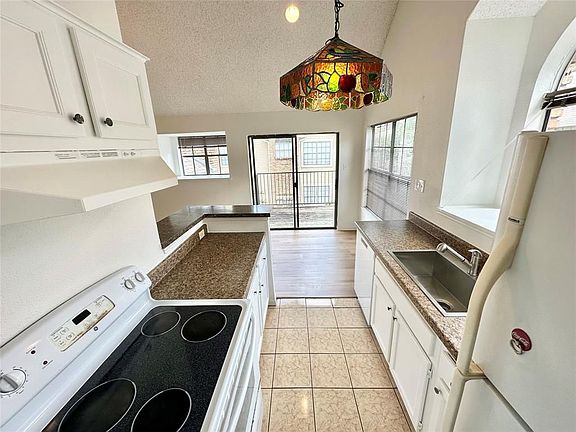 3rd image of 2300 Old Spanish Trl APT 2056
