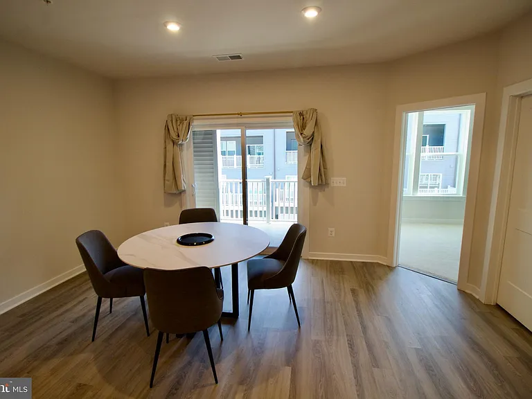 4619 Olivine Dr — Photo 6